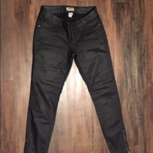 Mudd Jean’s Faux Leather Skinny Zip NWOT at Leg Ends, Size 9 Shiny Satin Feel